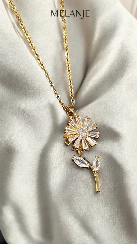1k Gold Plated Stainless Steel Rotatable Luxury Flower Pendant Necklace