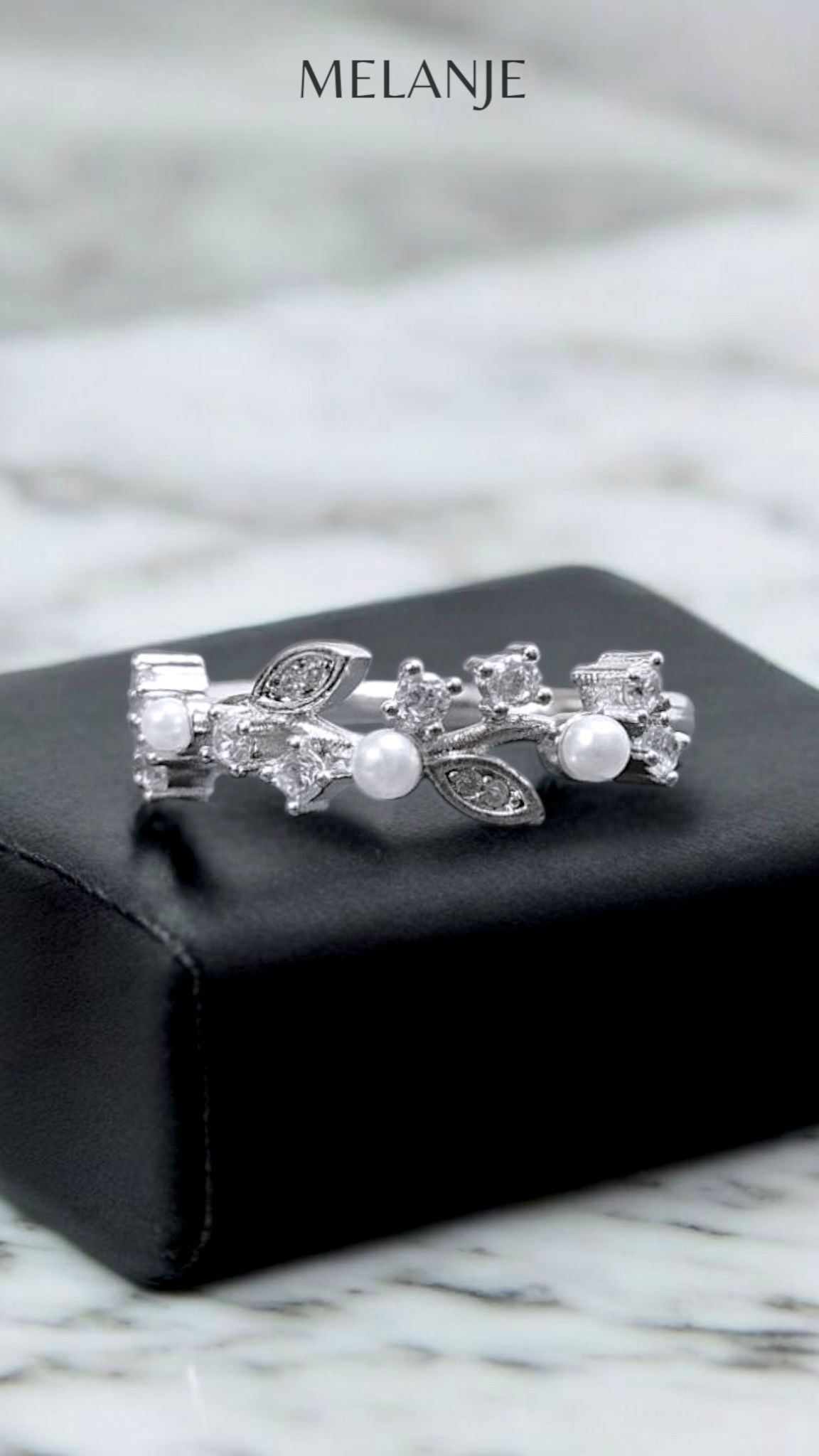 Sterling Silver Round Cut Clear Cubic Zirconia Pearl Leaf Ring