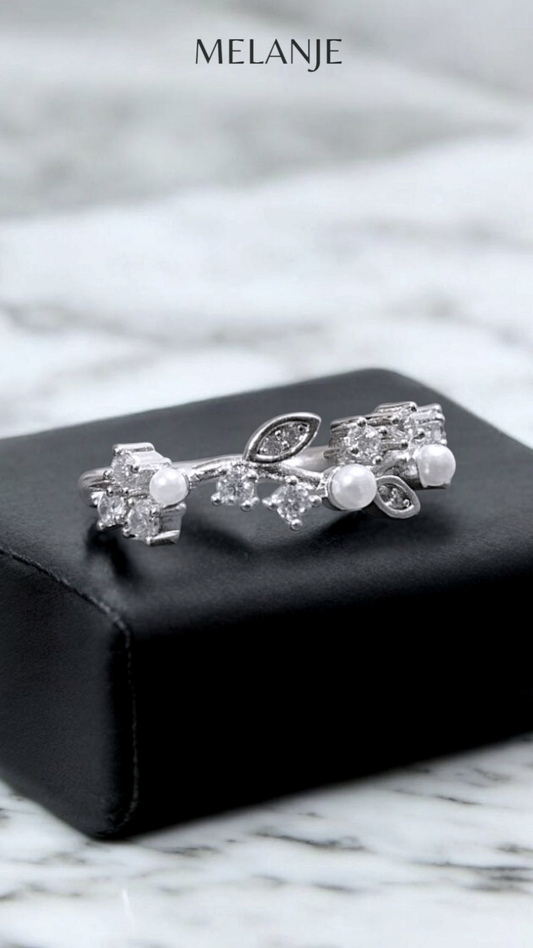 Sterling Silver Round Cut Clear Cubic Zirconia Pearl Leaf Ring