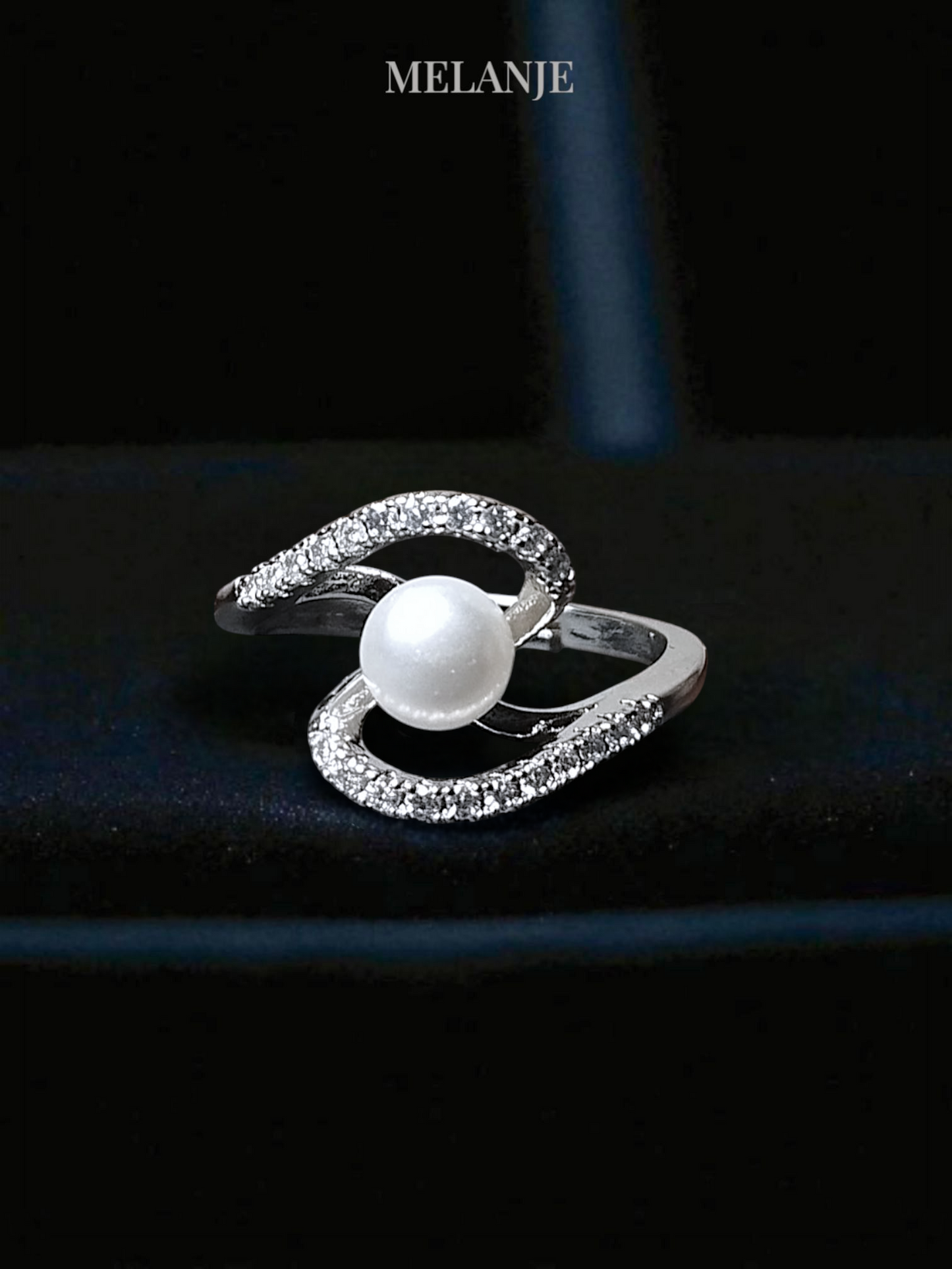 Luxury Pearl Ring with Inlaid Cubic Zirconia