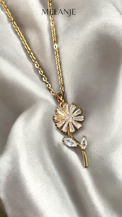 1k Gold Plated Stainless Steel Rotatable Luxury Flower Pendant Necklace